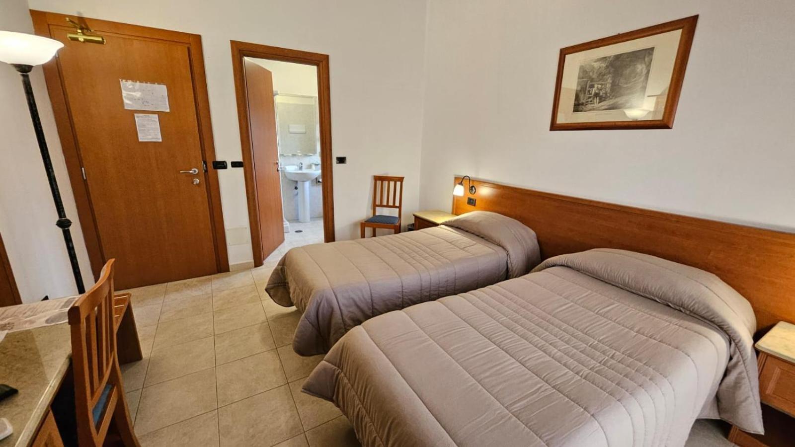 פיאצה ארמרינה Gh Hotel מראה חיצוני תמונה