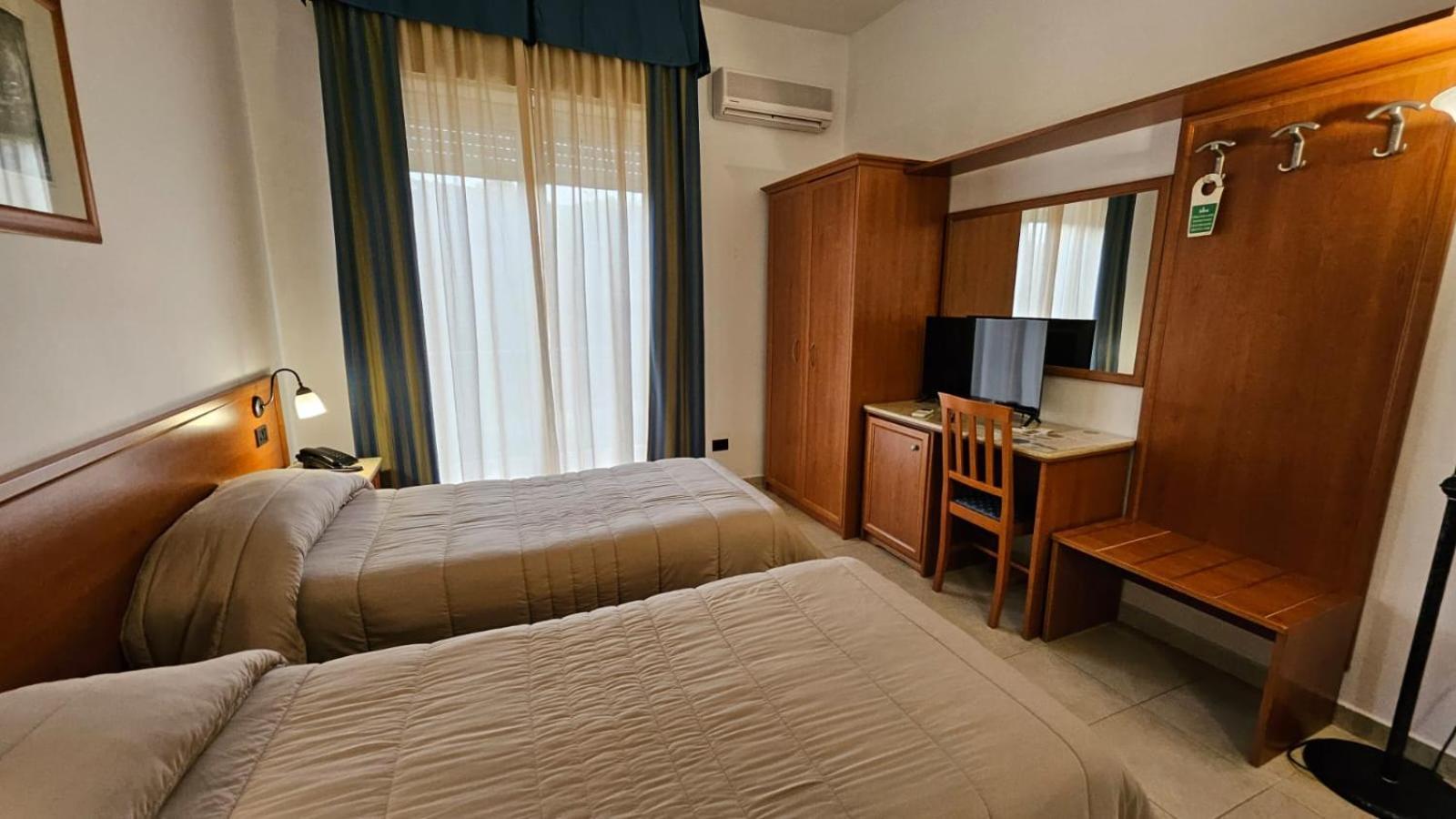 פיאצה ארמרינה Gh Hotel מראה חיצוני תמונה