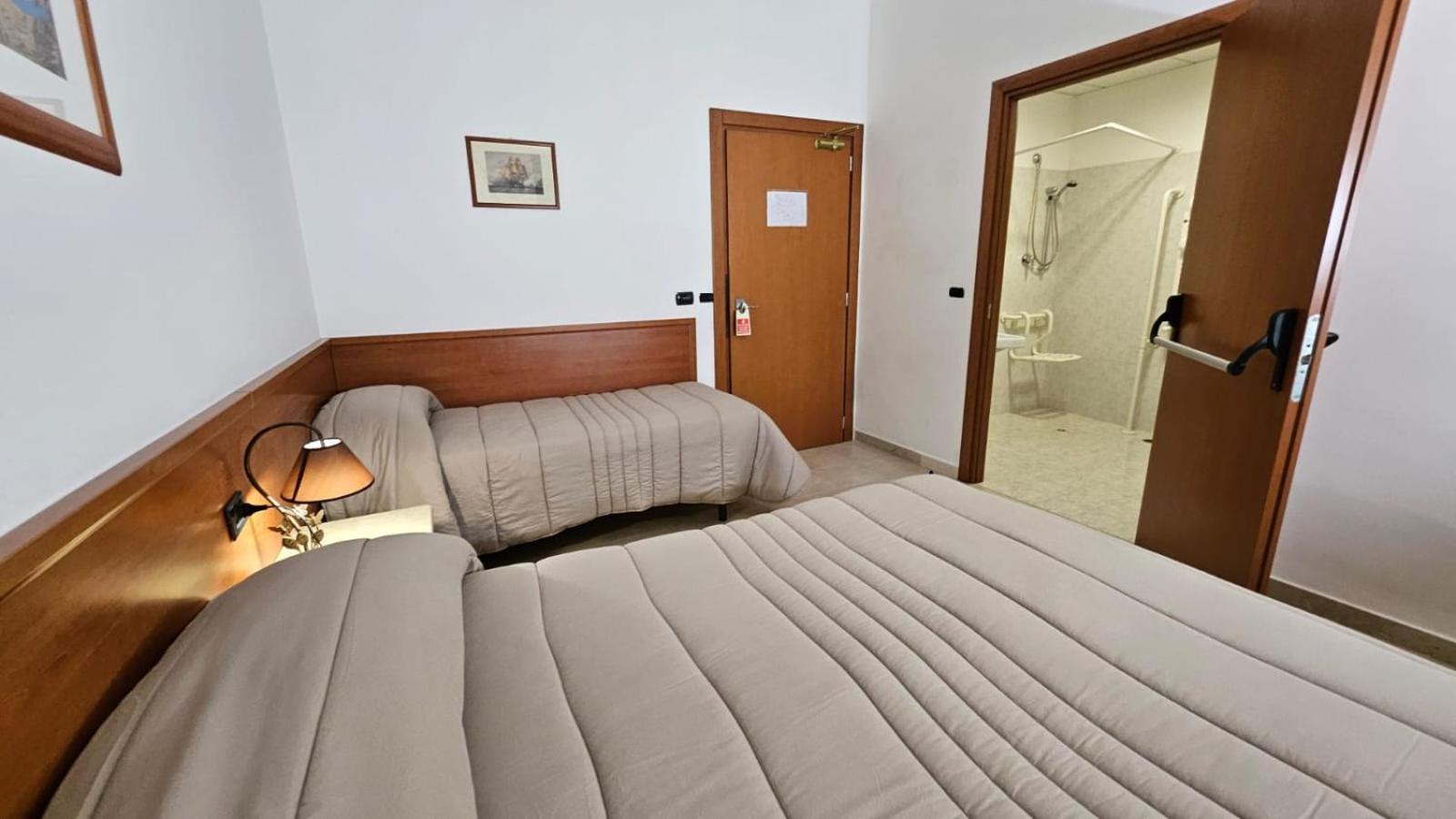 פיאצה ארמרינה Gh Hotel מראה חיצוני תמונה