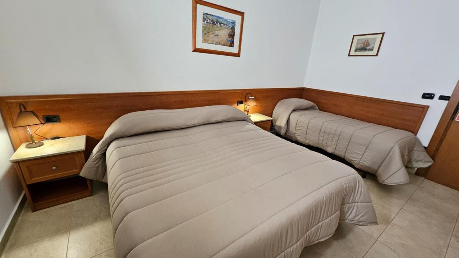 פיאצה ארמרינה Gh Hotel מראה חיצוני תמונה